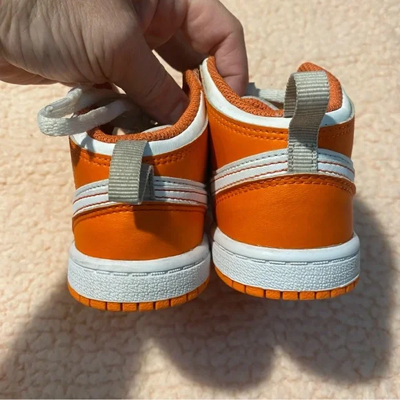 Air Jordan 1 mid top “ electro orange” size 10c youth - Picture 7 of 11